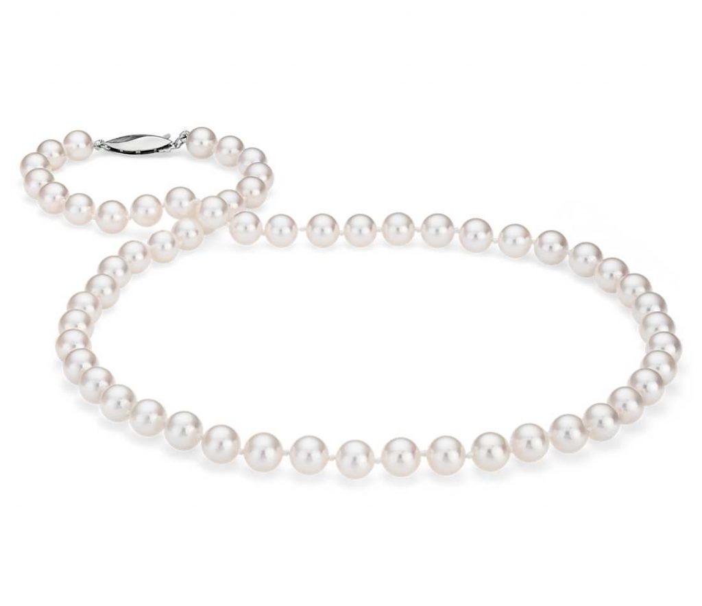 Classic Akoya pearl necklace