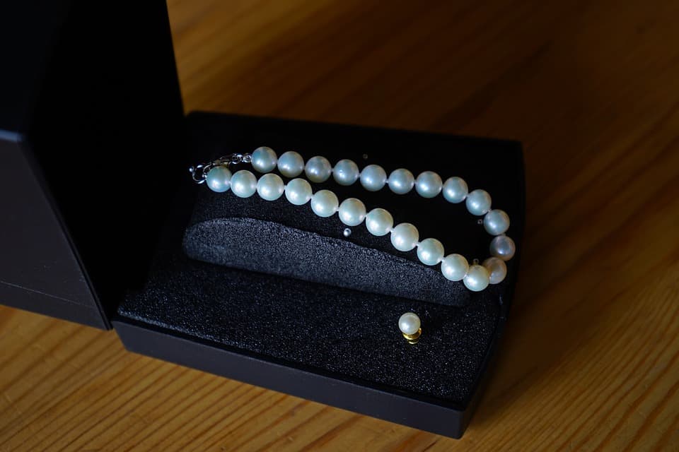 Pearls necklace in a black gift box
