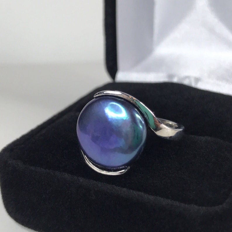Coin pearl ring