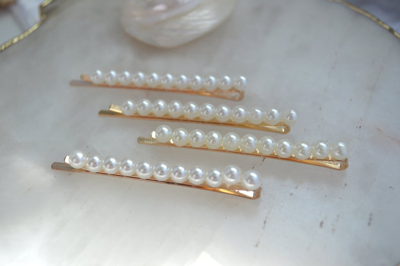 Single row pearl clip