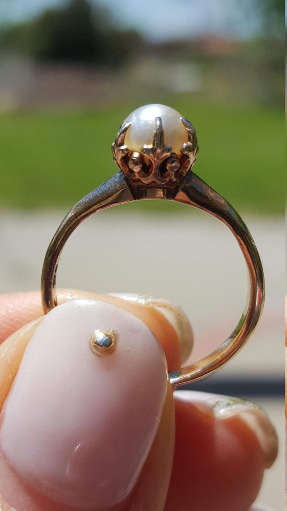 solitaire pear -ring